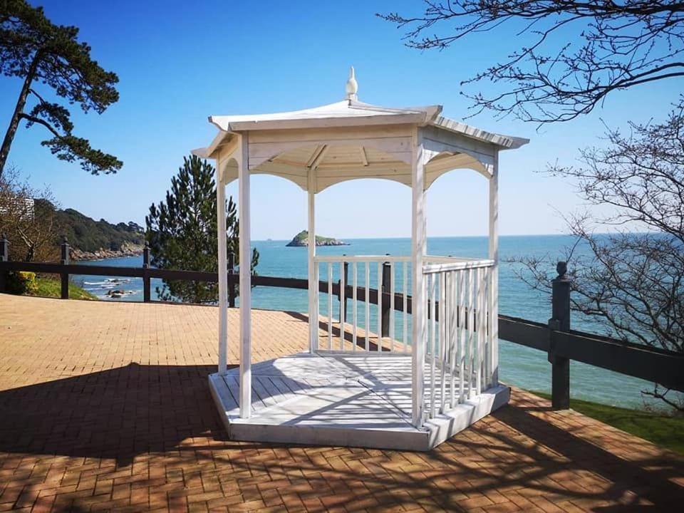 **Sunny And Bright, Thatchers Rock One Bed Beach Front Apartment*** 托基 外观 照片