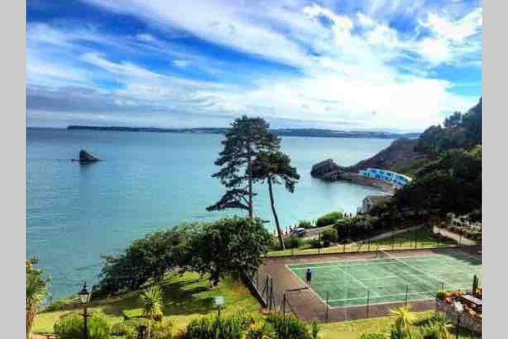**Sunny And Bright, Thatchers Rock One Bed Beach Front Apartment*** 托基 外观 照片