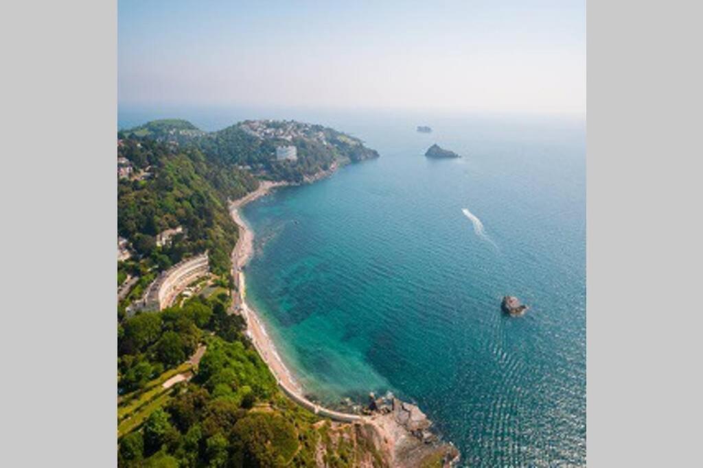 **Sunny And Bright, Thatchers Rock One Bed Beach Front Apartment*** 托基 外观 照片