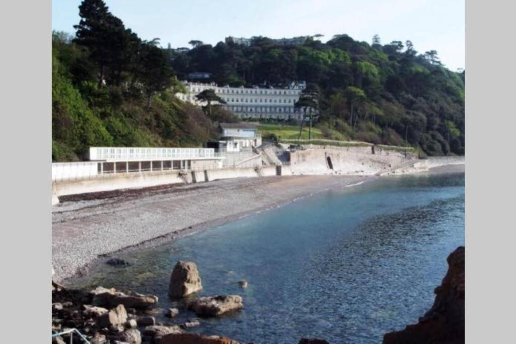 **Sunny And Bright, Thatchers Rock One Bed Beach Front Apartment*** 托基 外观 照片