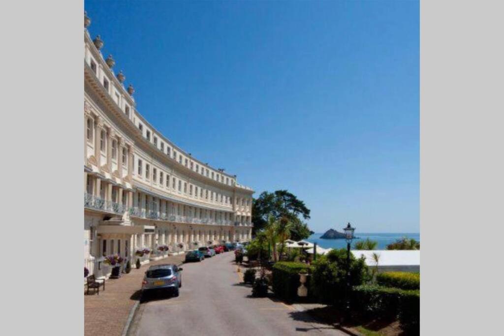 **Sunny And Bright, Thatchers Rock One Bed Beach Front Apartment*** 托基 外观 照片